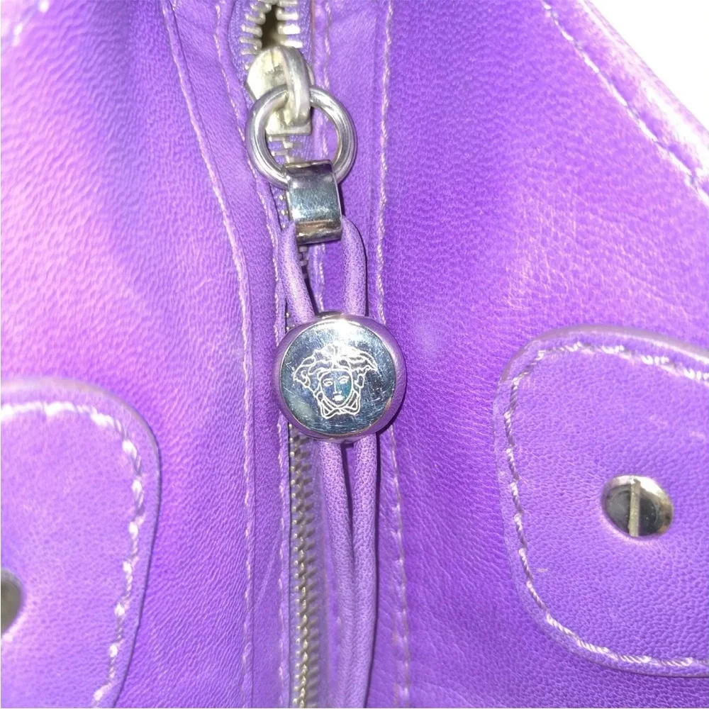 🛍💝HOST PICK💝🛍Exquisite VERSACE LEATHER BAG - Picture 2 of 15